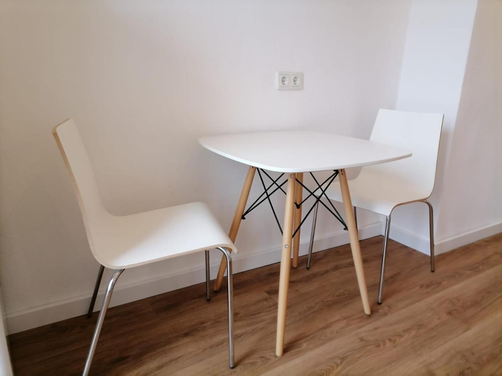 In / Mit Allem Drum Und Dran Apartment Köln